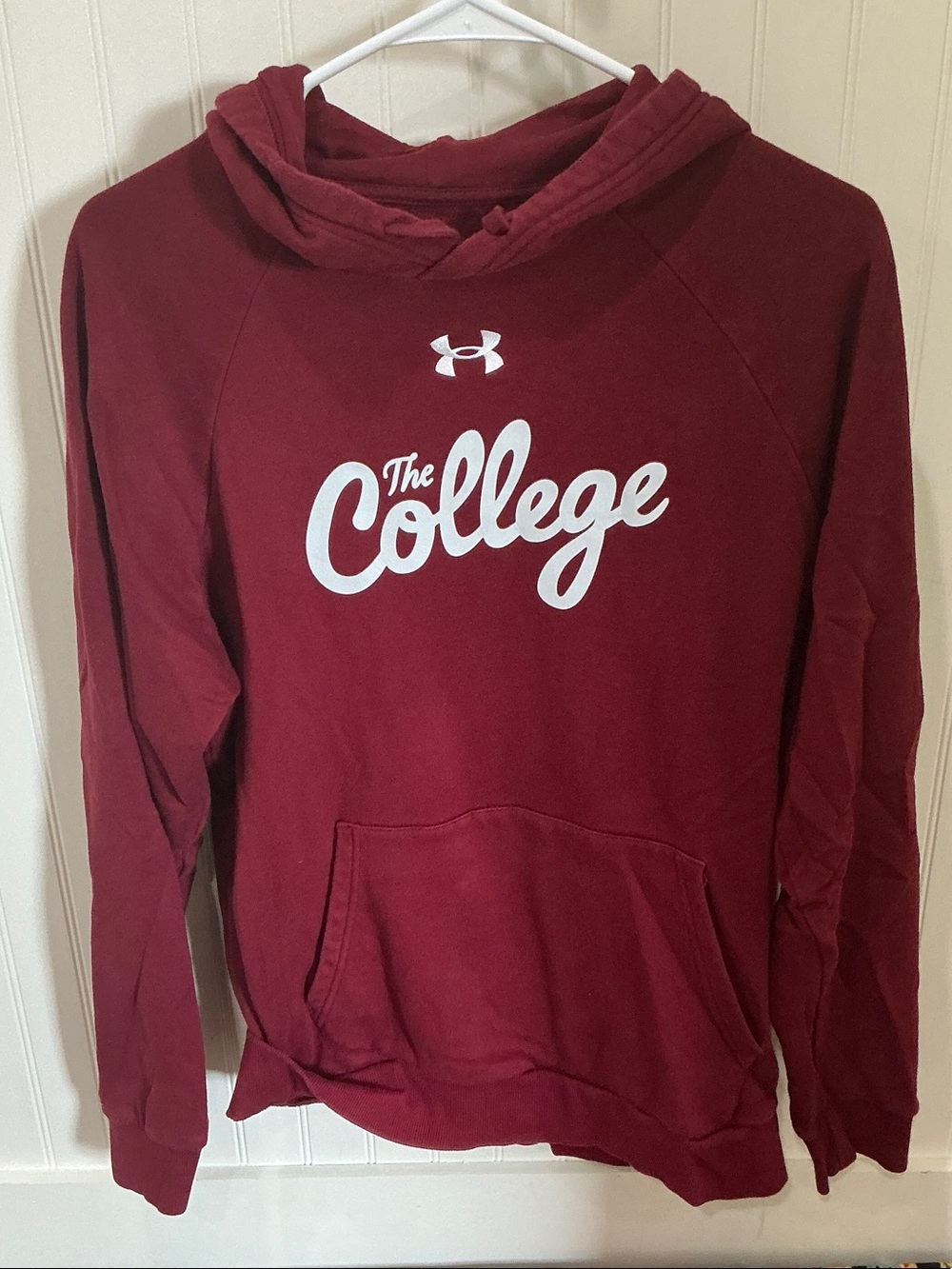 Under Armour Men’s College of CharlestonBurgundy Hooded Sweatshirt
